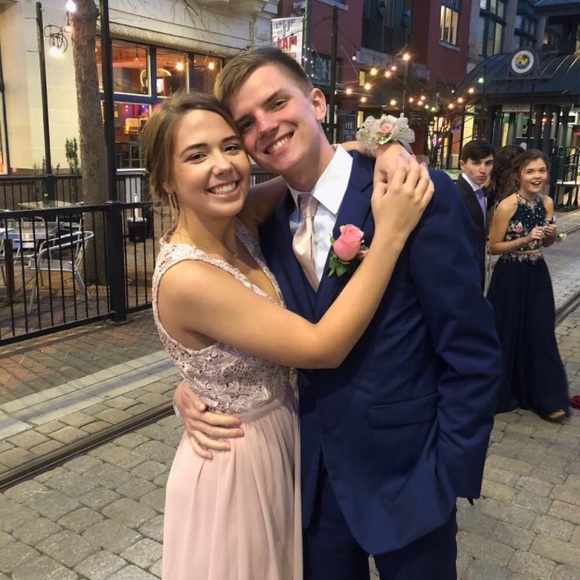 Meet your Posher, Courtney - Picture 1 of 4